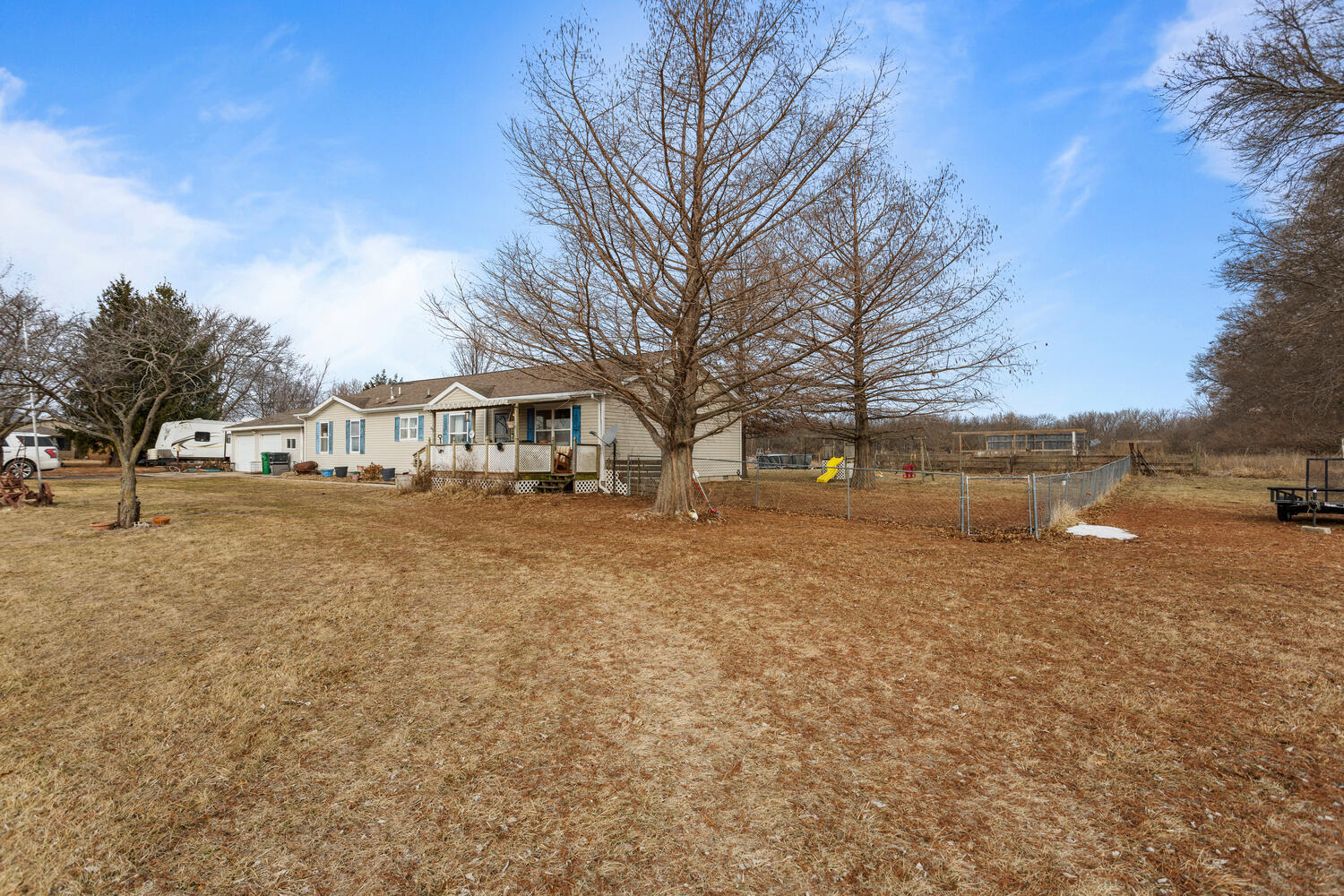 17471 Lakeshore Road Weldon, IL 61882 - Photo 3 of 34