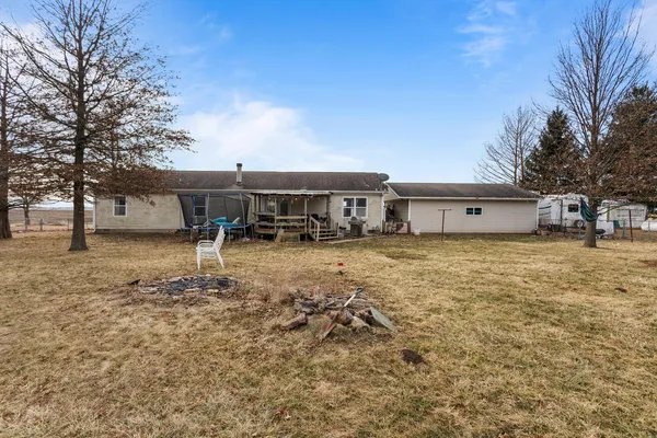 $189,900 | 17471 Lakeshore Road, Weldon, IL 61882