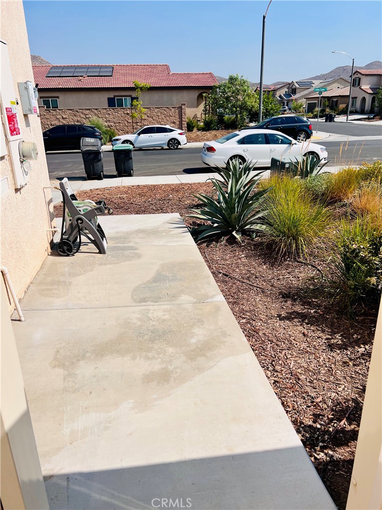 31381 Linden Flower Road Winchester, CA 92596 - Photo 25 of 33 Side yard in front of gate