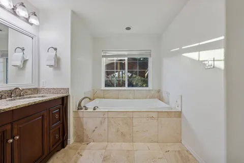 $1,395,000 | 16206 Sweetwood Trail, Austin, TX 78737