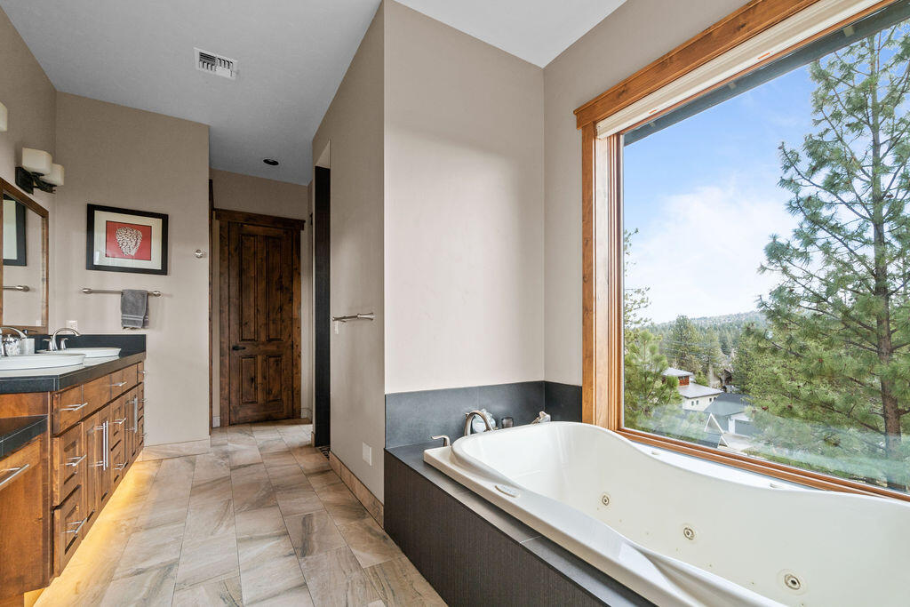 3337 Northwest Shevlin Ridge Bend, OR 97703 - Photo 15 of 40 DSC00272
