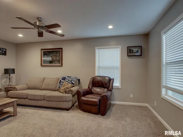 $174,900 | 706 North 24th Street, Quincy, IL 62301