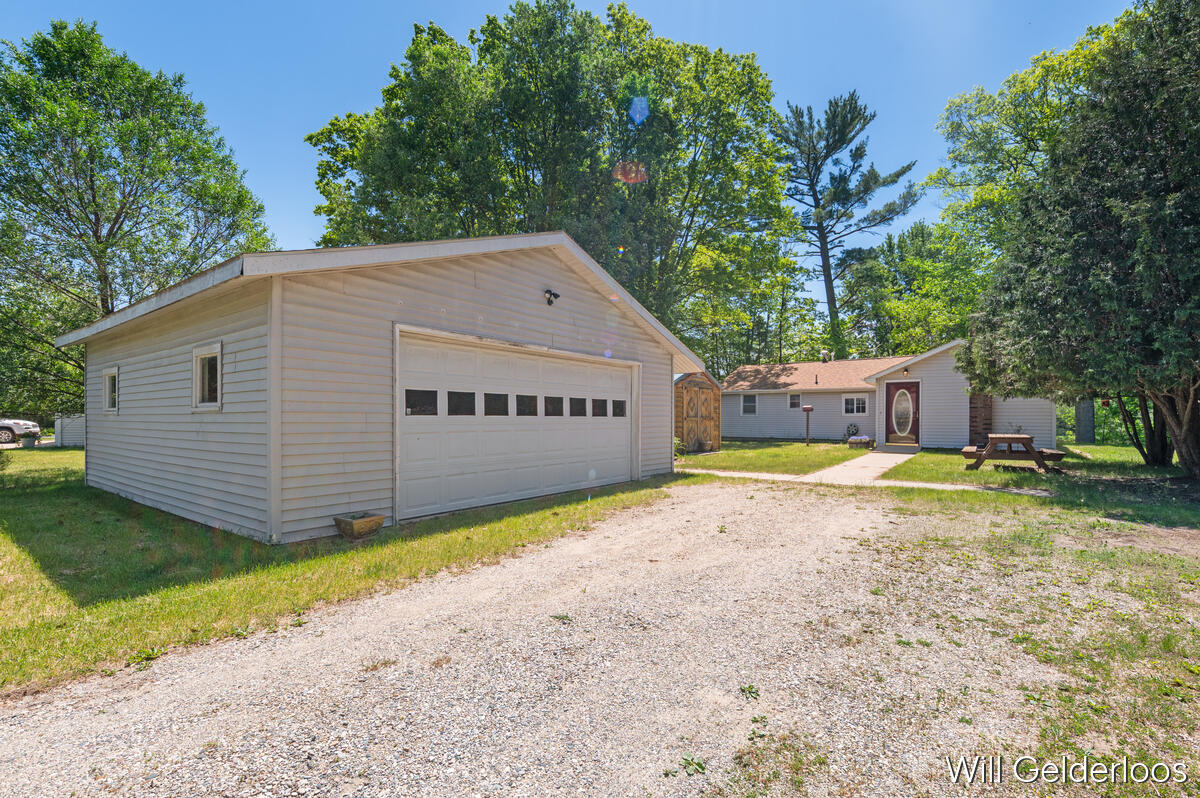 18519 Arthur Road Big Rapids, MI 49307 - Photo 2 of 20 18519-Arthur_002