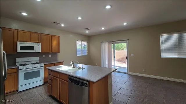 $2,100 | 9268 West Sunny Oven Court, Las Vegas, NV 89178