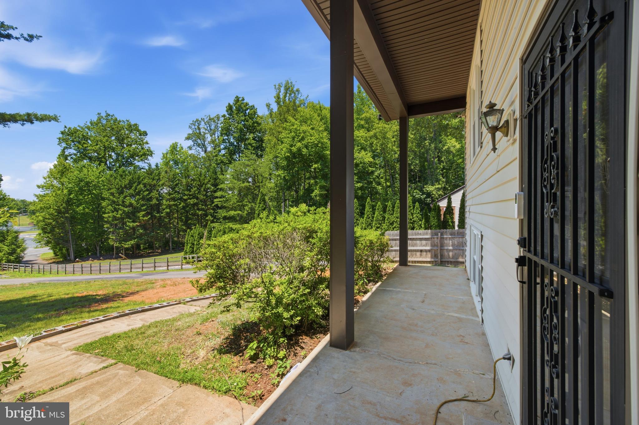 2080 Mountain View Road Stafford, VA 22556 - Photo 3 of 43