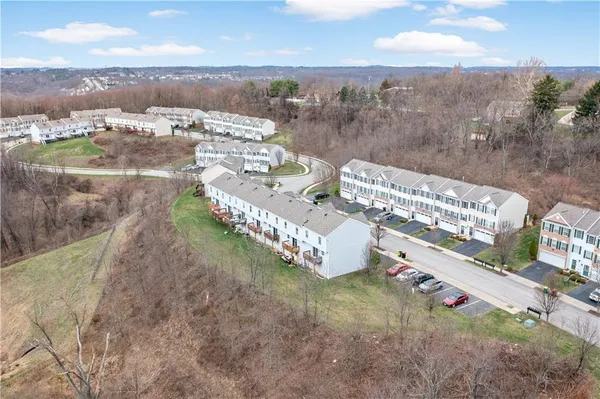 $324,900 | 259 Grace Manor Drive, Coraopolis, PA 15108