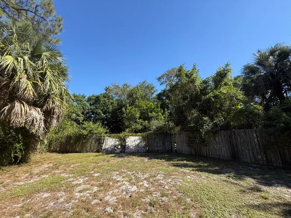 $215,000 | 221 Southeast Seville Street, Stuart, FL 34994