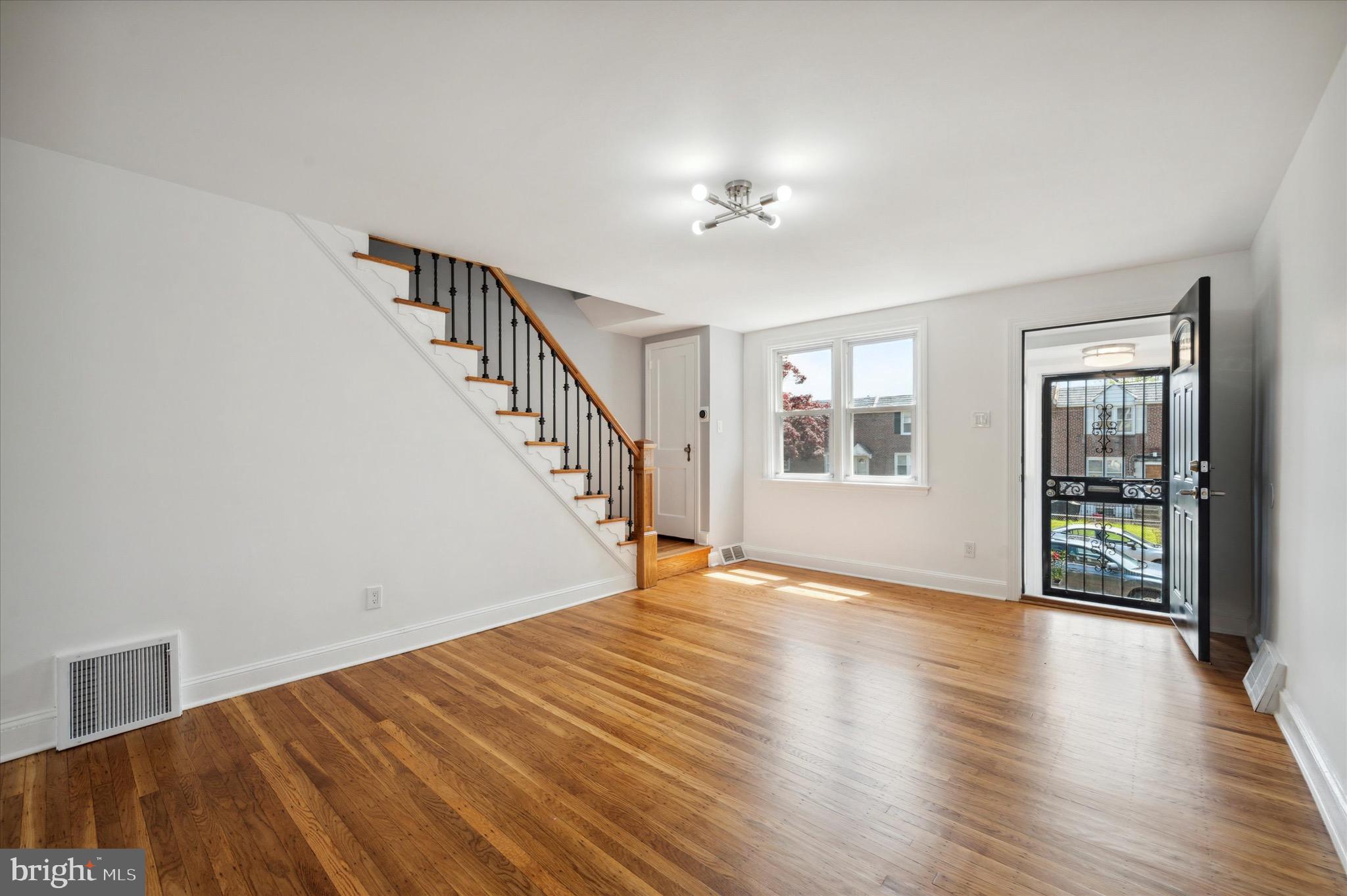 7663 Brentwood Road Philadelphia, PA 19151 - Photo 5 of 28 Gallery Image 5