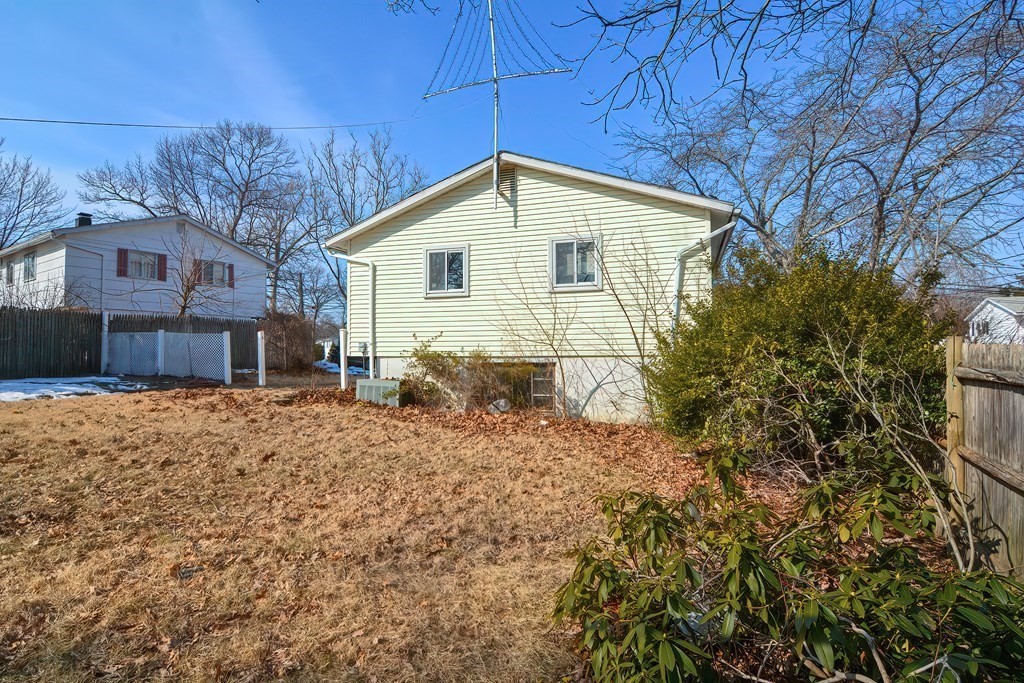 26 Leighton Road Boston, MA 02136 - Photo 5 of 23