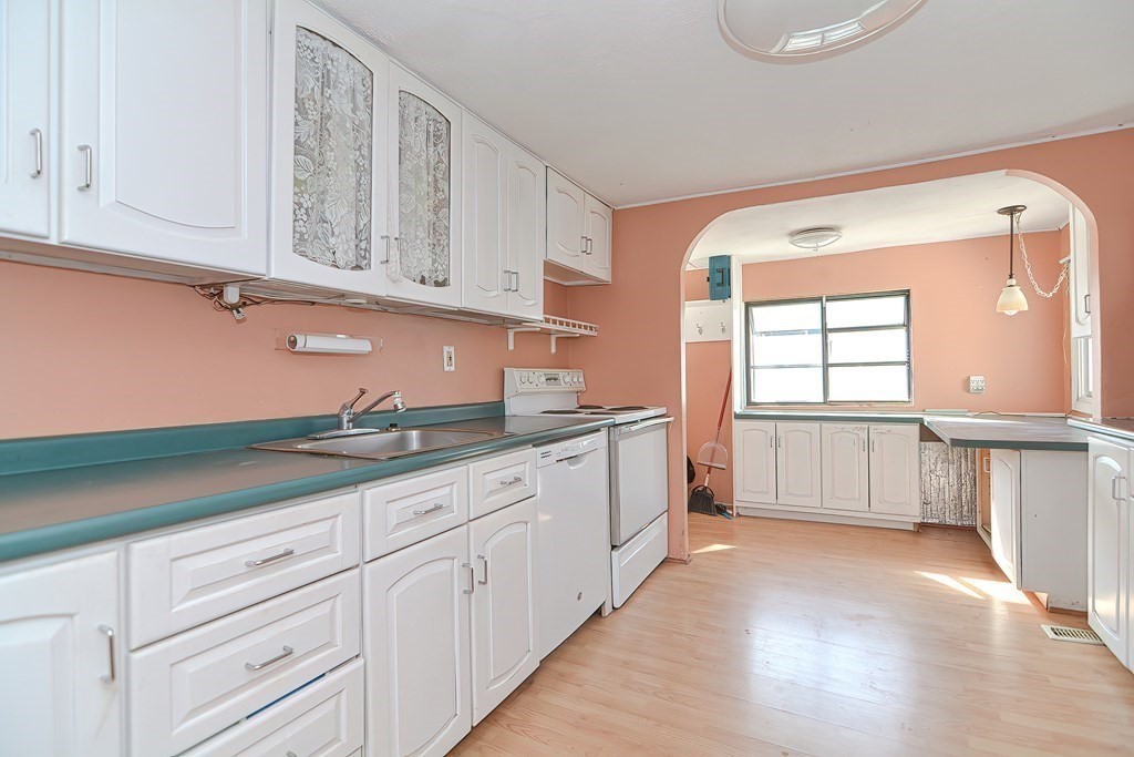 26 Leighton Road Boston, MA 02136 - Photo 7 of 23