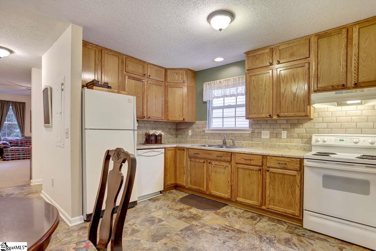 504 Lowndes Hill Road Greenville, SC 29607 - Photo 7 of 19 Gallery Image 7