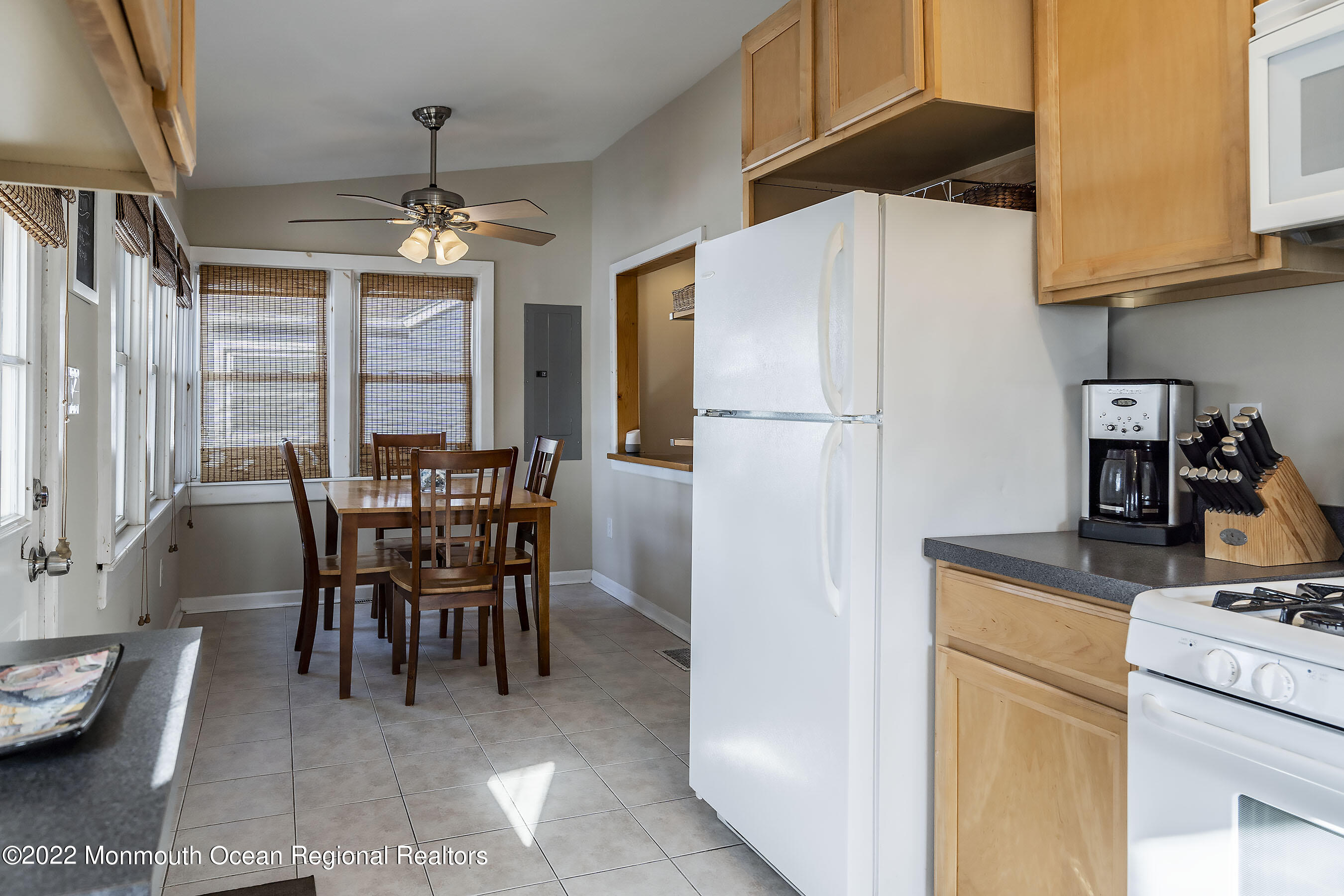 17 Holly Road Brick, NJ 08723 - Photo 13 of 34 Kitchen to Dining