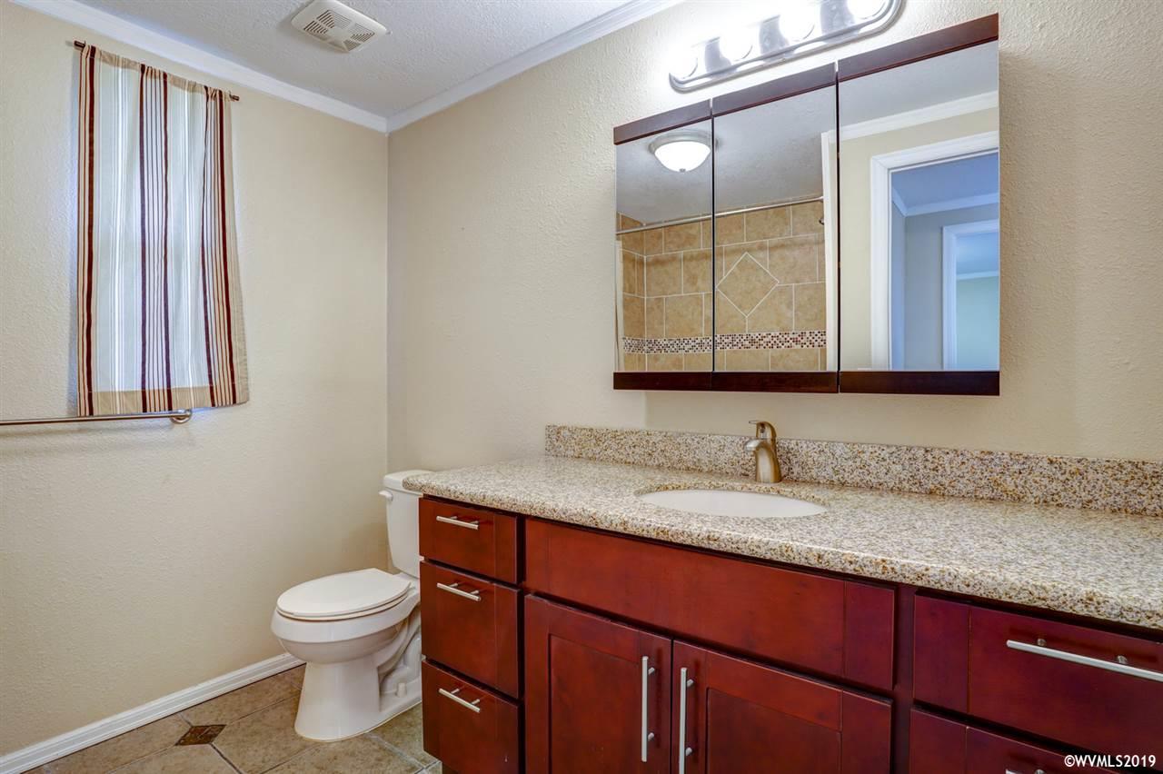 3116 Turner Road Southeast Salem, OR 97302 - Photo 15 of 32