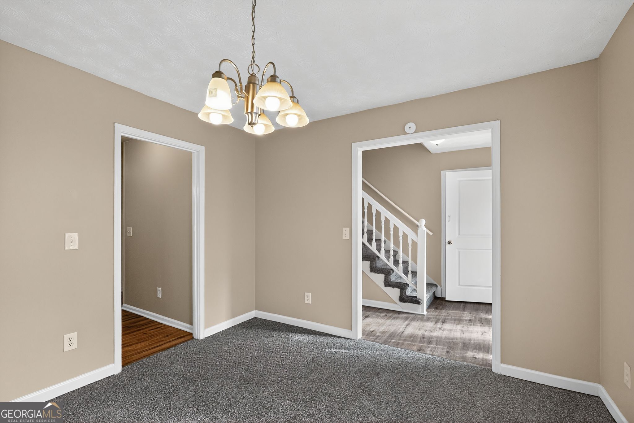 4716 Jakes Trail Decatur, GA 30034 - Photo 17 of 34 en view interior of a house with hallway