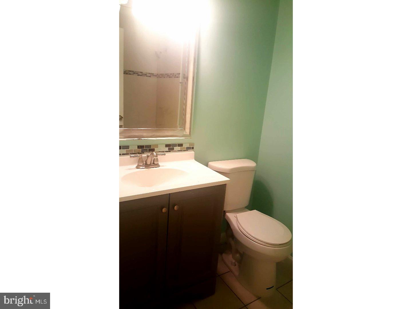 317 Broadlane Road Williamstown, NJ 08094 - Photo 14 of 17 Bathroom