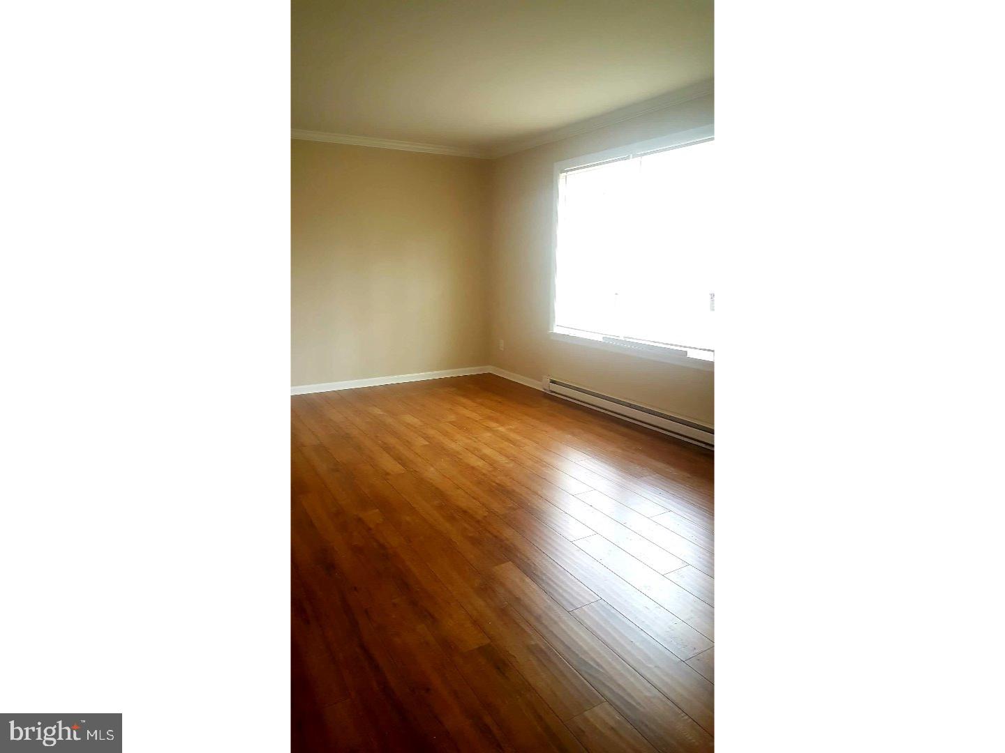 317 Broadlane Road Williamstown, NJ 08094 - Photo 2 of 17 Living Room