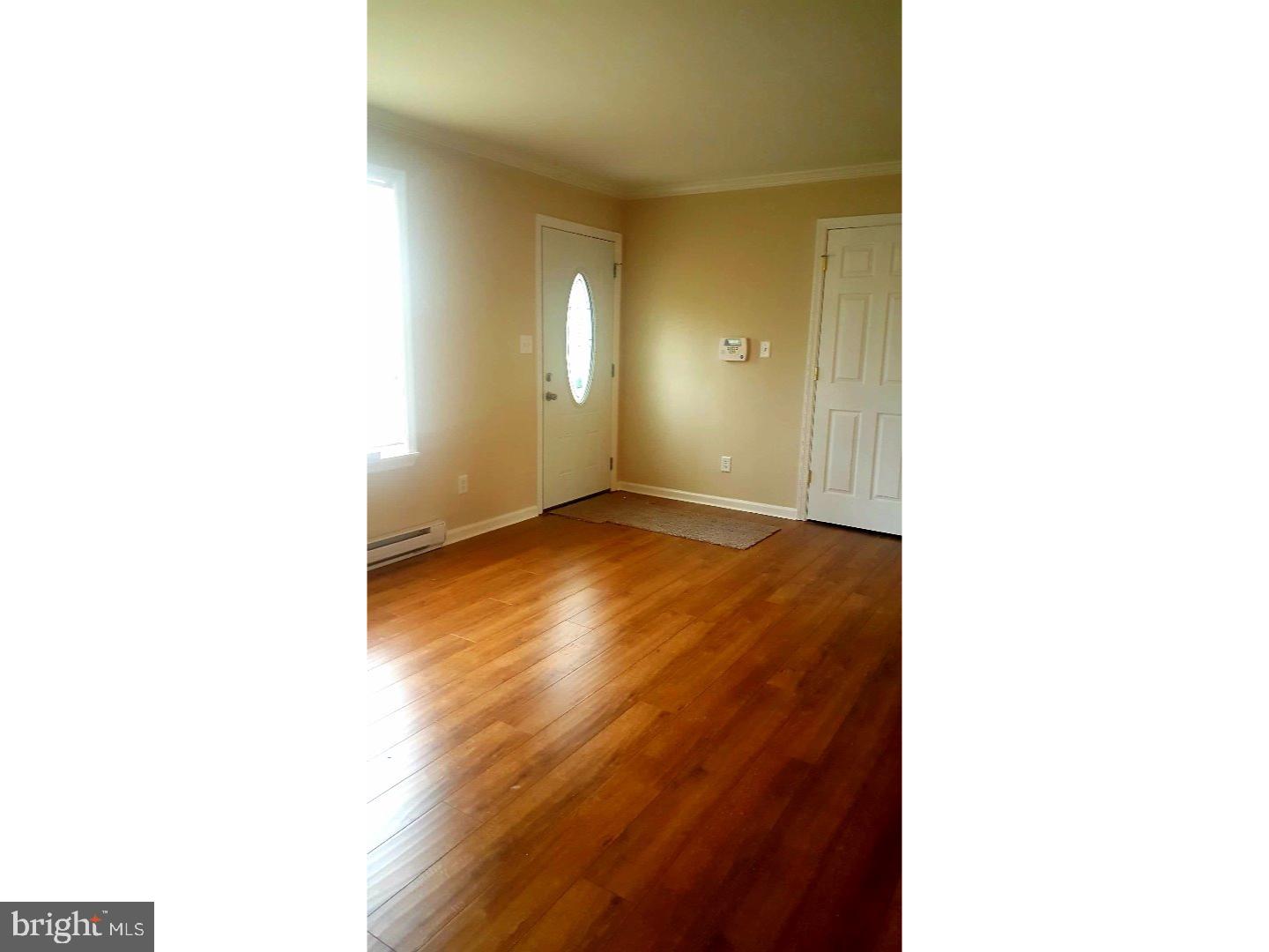 317 Broadlane Road Williamstown, NJ 08094 - Photo 3 of 17 Living Room