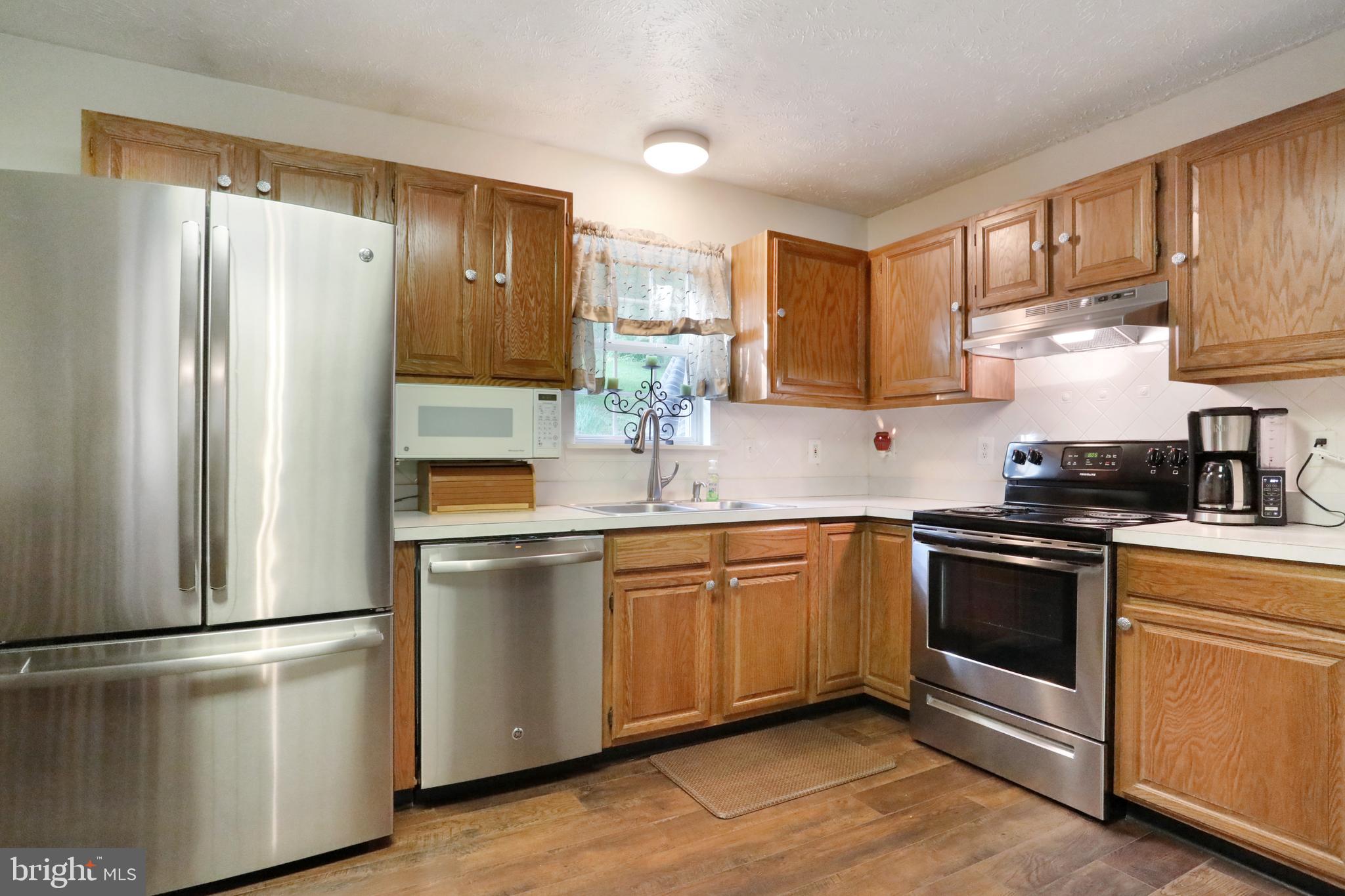 230 Parkside Road Linden, VA 22642 - Photo 3 of 37 Stainless Steel Appliances