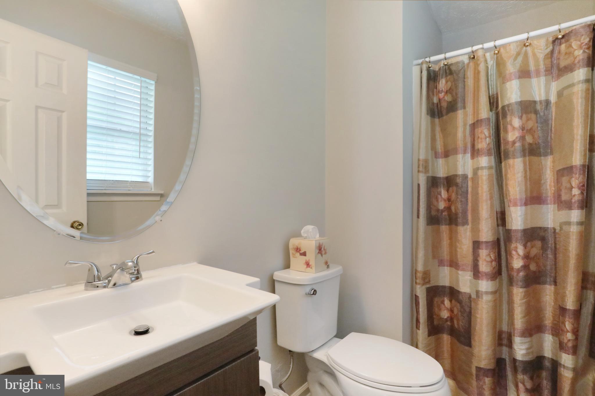 230 Parkside Road Linden, VA 22642 - Photo 23 of 37 Master Bath
