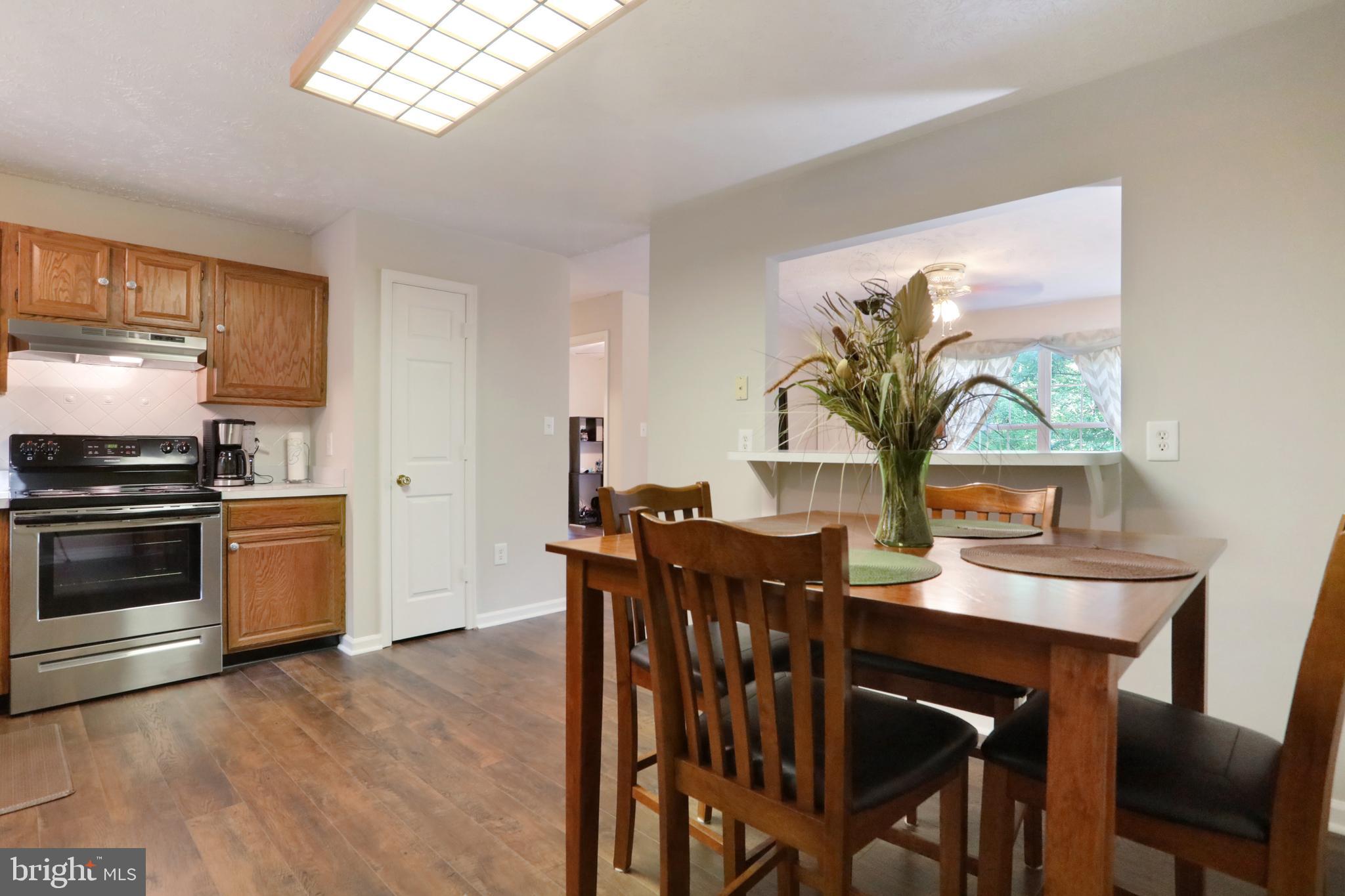 230 Parkside Road Linden, VA 22642 - Photo 7 of 37 Eat in Kitchen