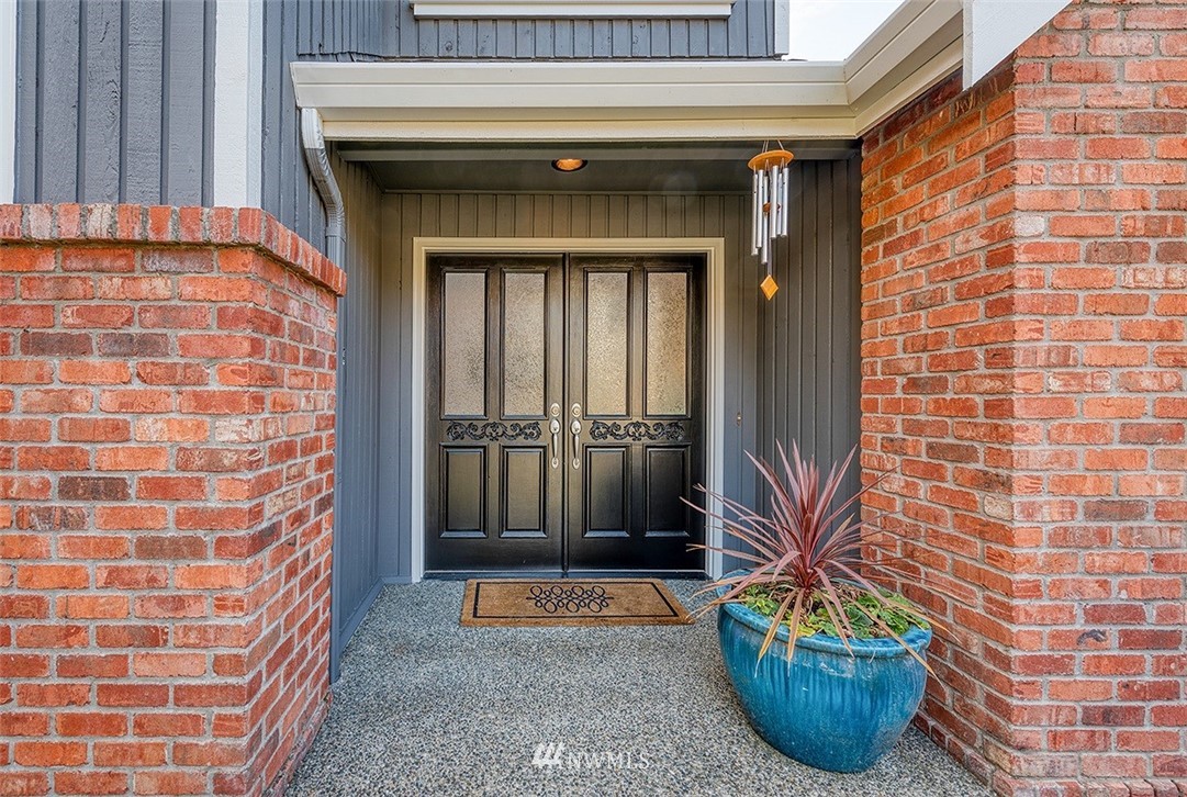 10109 Northeast 155th Street Bothell, WA 98011 - Photo 2 of 25 Gallery Image 2