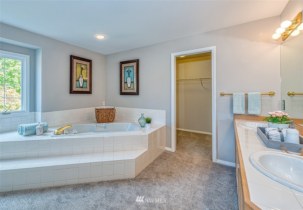 10109 Northeast 155th Street Bothell, WA 98011 - Photo 17 of 25 Gallery Image 17