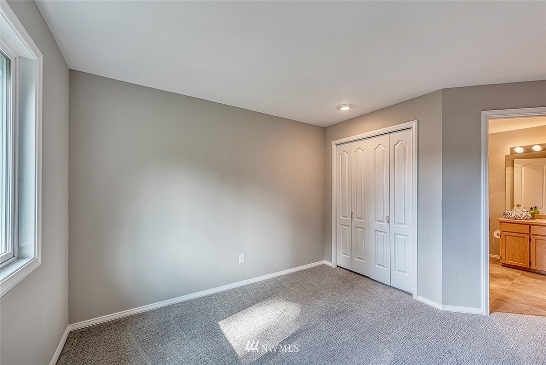 10109 Northeast 155th Street Bothell, WA 98011 - Photo 19 of 25 Gallery Image 19