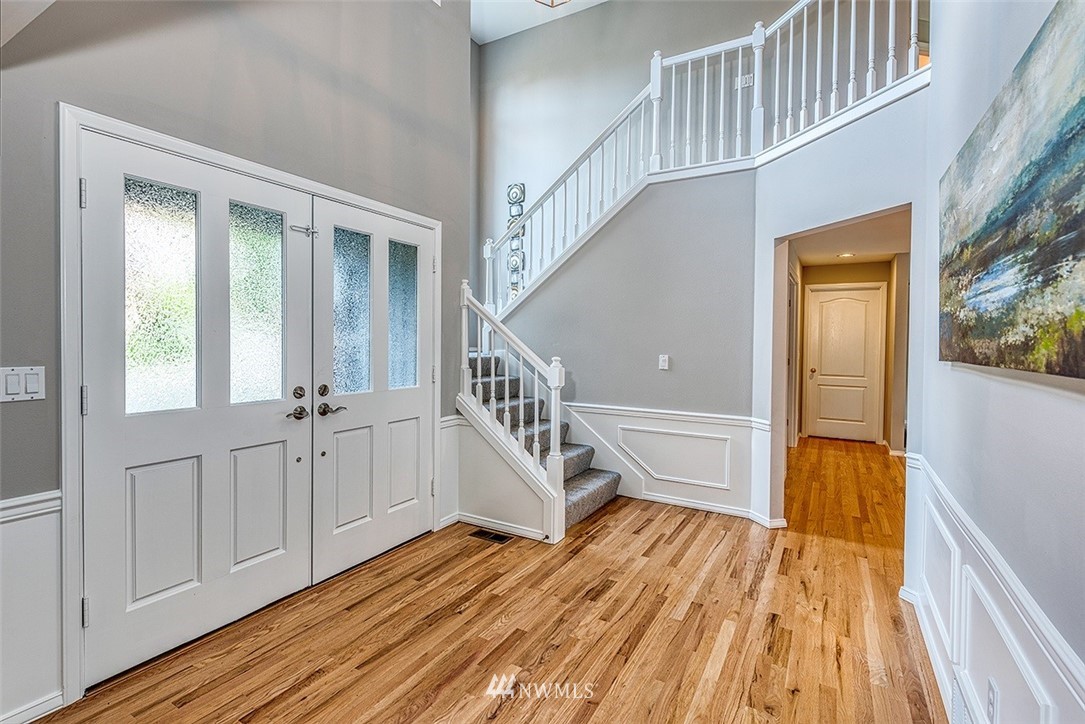 10109 Northeast 155th Street Bothell, WA 98011 - Photo 3 of 25 Gallery Image 3