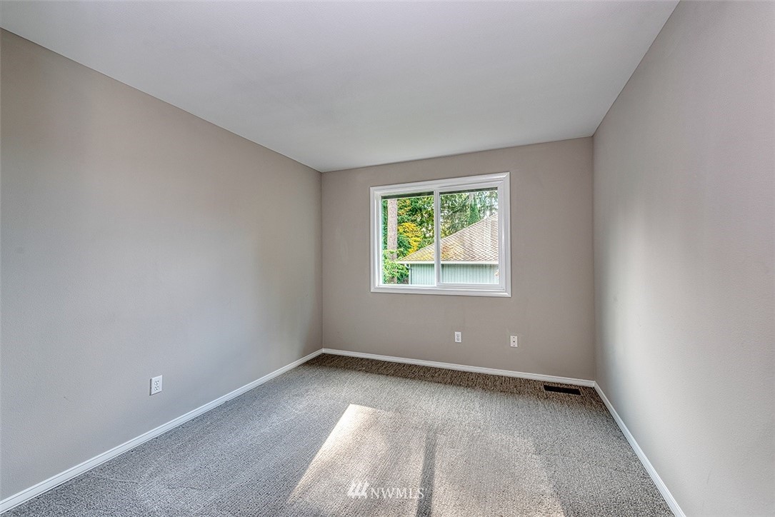 10109 Northeast 155th Street Bothell, WA 98011 - Photo 21 of 25 Gallery Image 21