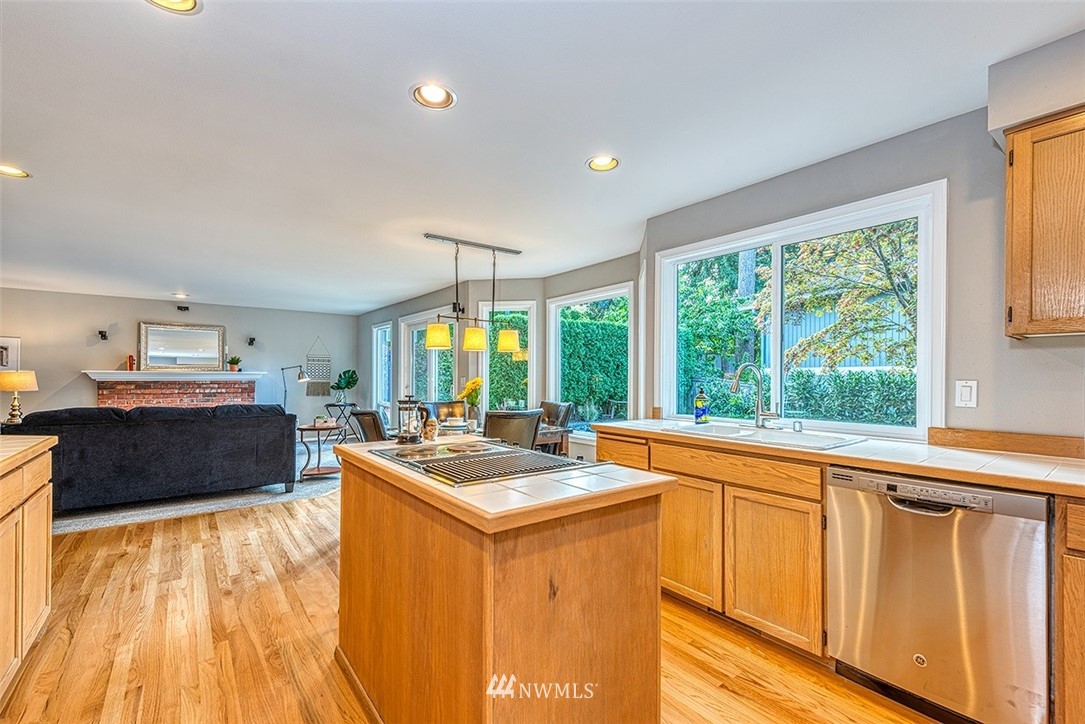 10109 Northeast 155th Street Bothell, WA 98011 - Photo 9 of 25 Gallery Image 9