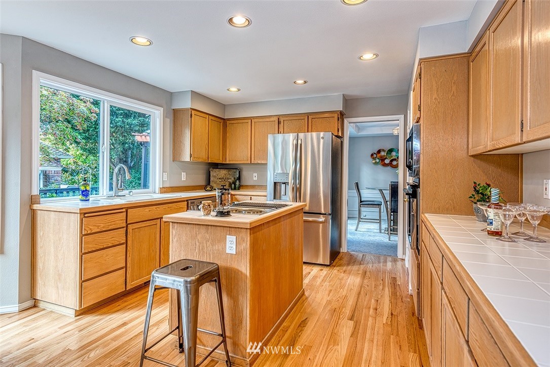 10109 Northeast 155th Street Bothell, WA 98011 - Photo 10 of 25 Gallery Image 10