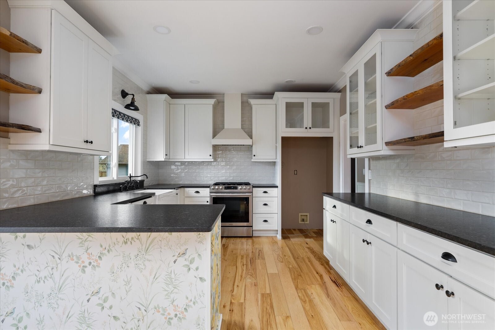 1155 Southwest Kalama Loop Oak Harbor, WA 98277 - Photo 11 of 37