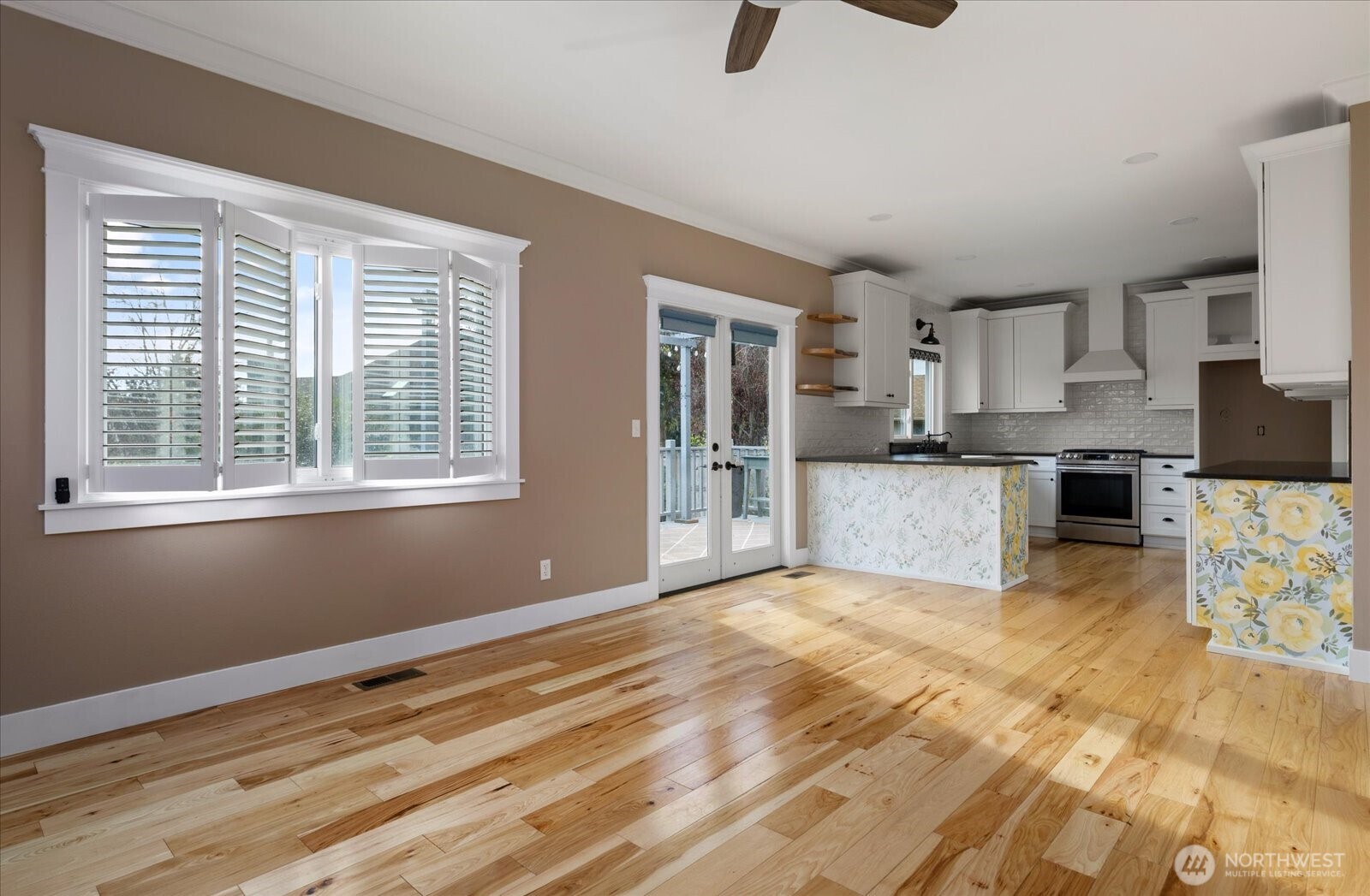 1155 Southwest Kalama Loop Oak Harbor, WA 98277 - Photo 13 of 37