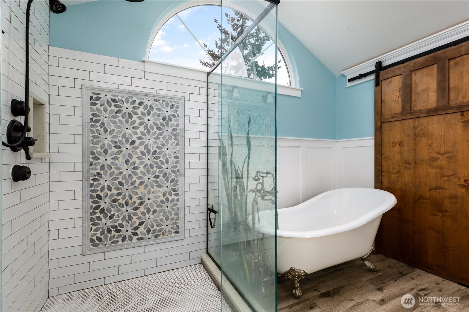 1155 Southwest Kalama Loop Oak Harbor, WA 98277 - Photo 19 of 37