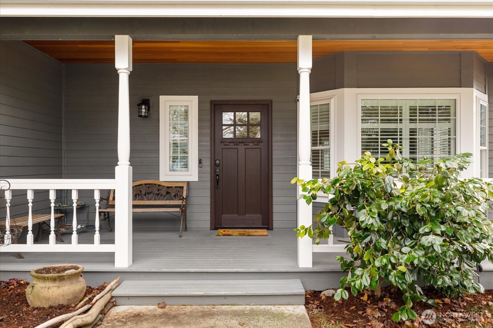 1155 Southwest Kalama Loop Oak Harbor, WA 98277 - Photo 3 of 37