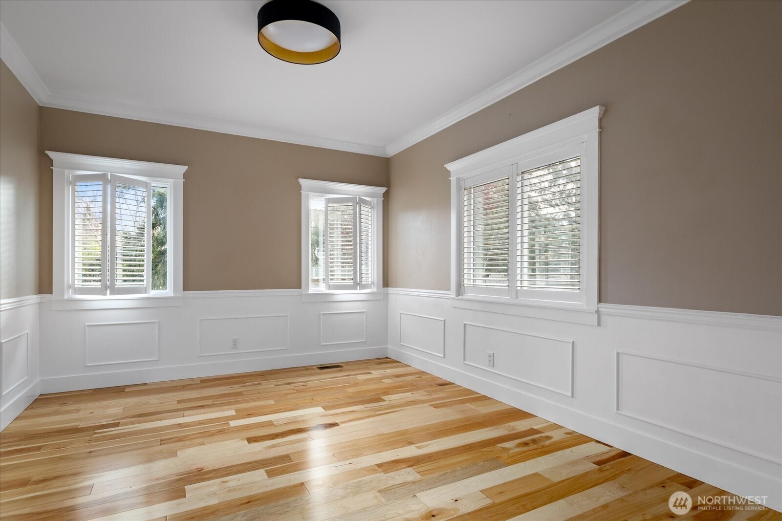 1155 Southwest Kalama Loop Oak Harbor, WA 98277 - Photo 8 of 37