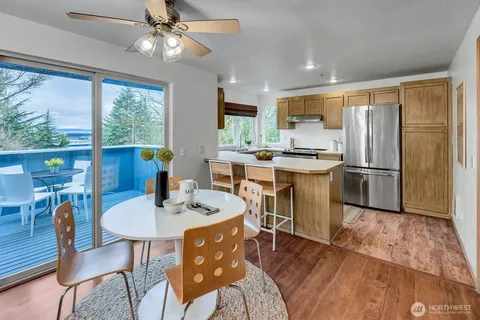 $795,000 | 1915 11th Avenue South, Seattle, WA 98134
