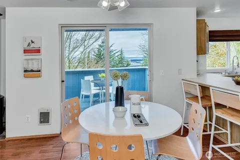 $795,000 | 1915 11th Avenue South, Seattle, WA 98134