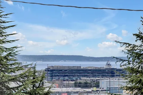 $795,000 | 1915 11th Avenue South, Seattle, WA 98134