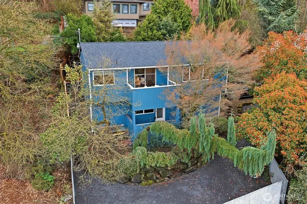 $795,000 | 1915 11th Avenue South, Seattle, WA 98134