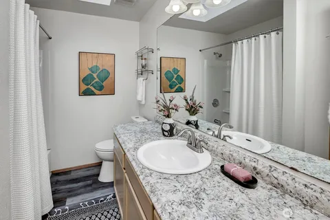 $795,000 | 1915 11th Avenue South, Seattle, WA 98134