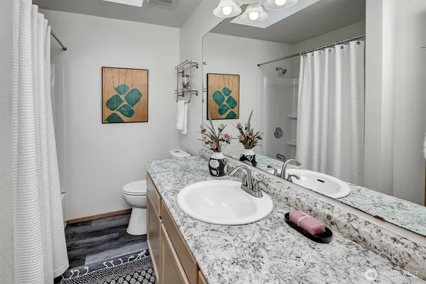 $795,000 | 1915 11th Avenue South, Seattle, WA 98134