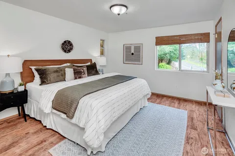 $795,000 | 1915 11th Avenue South, Seattle, WA 98134