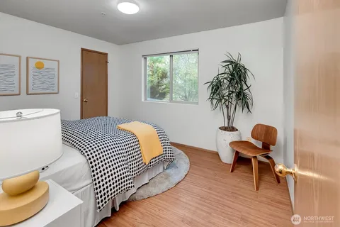 $795,000 | 1915 11th Avenue South, Seattle, WA 98134