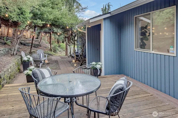 $795,000 | 1915 11th Avenue South, Seattle, WA 98134