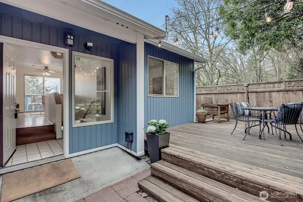 $795,000 | 1915 11th Avenue South, Seattle, WA 98134