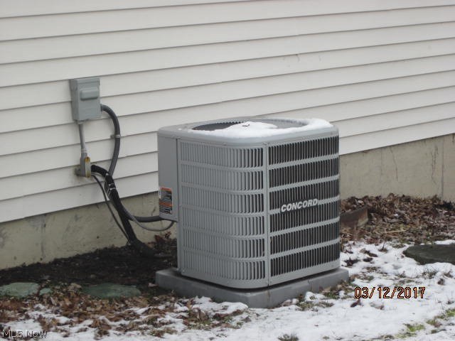1619 Bronson Road Akron, OH 44305 - Photo 4 of 22 Gallery Image 4