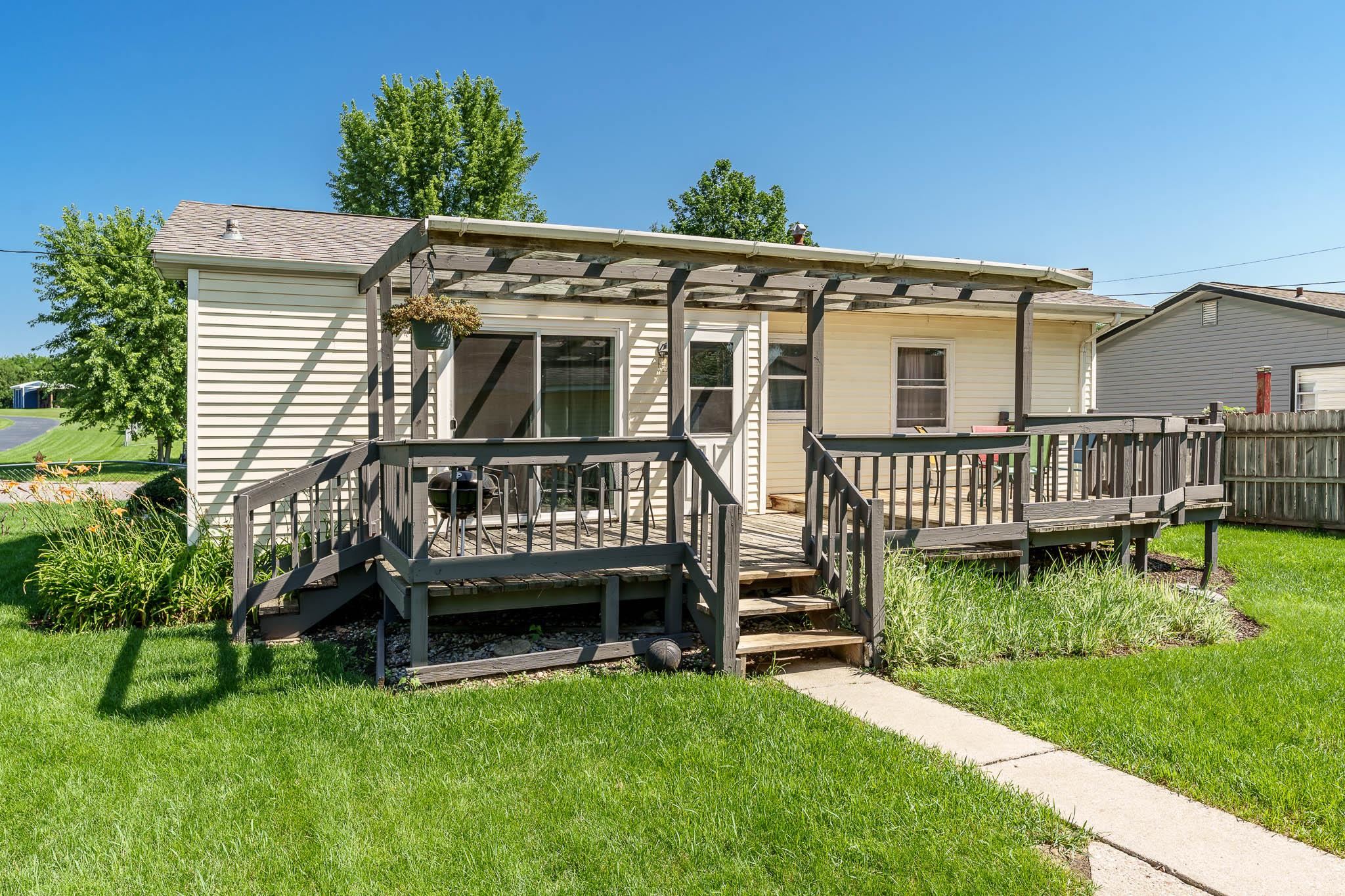 2026 Merrill Street Beloit, WI 53511 - Photo 4 of 37