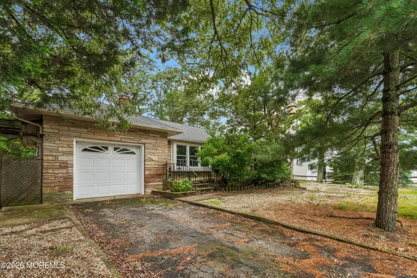 $2,750 | 297 Cambourne Drive, Toms River, NJ 08753