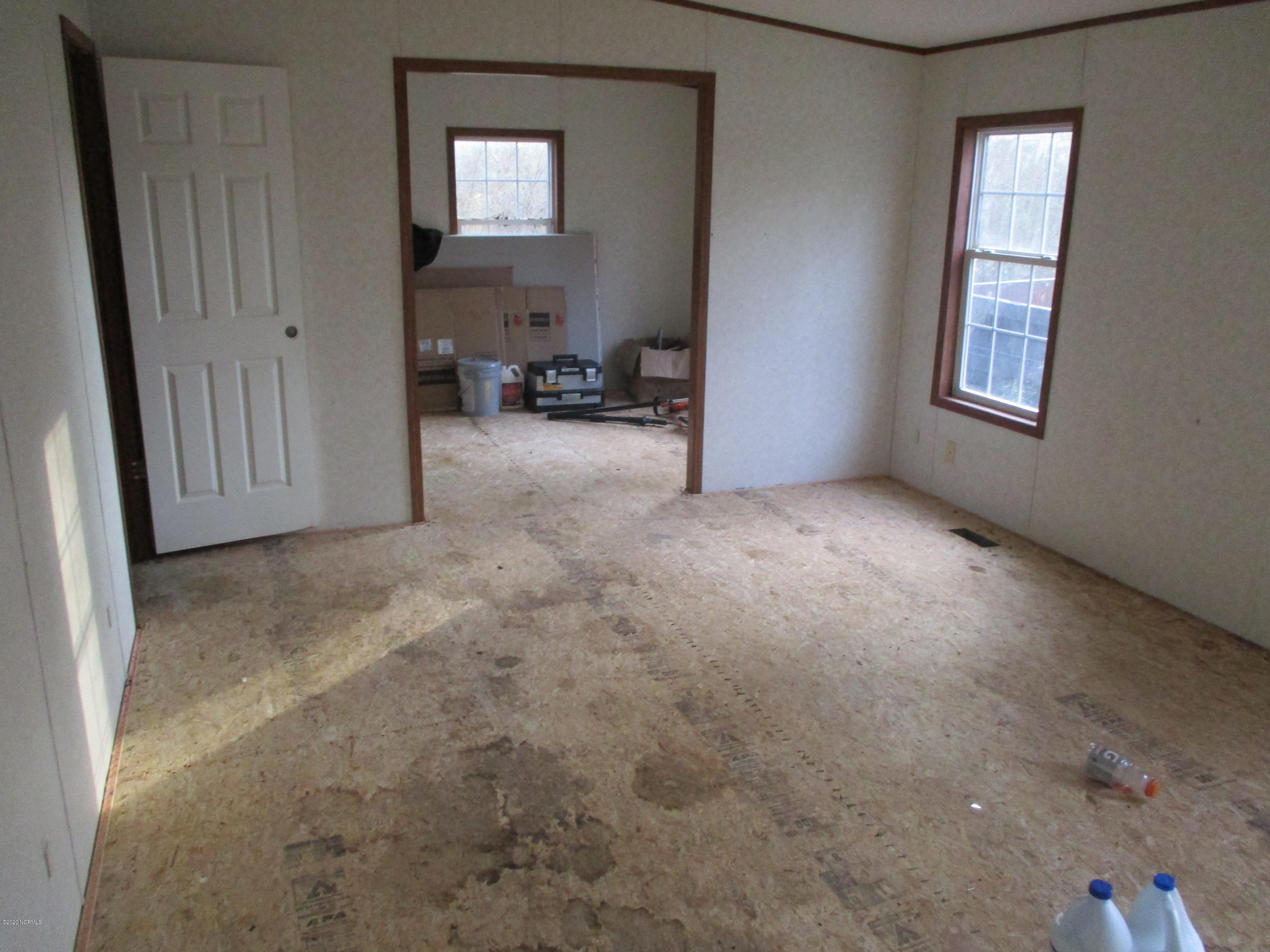 210 Haws Run Road, Unit 41 Jacksonville, NC 28540 - Photo 3 of 18 IMG_3056
